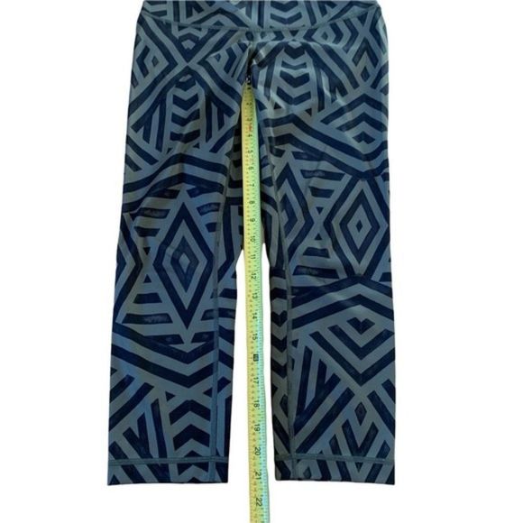 Lululemon Wunder Under Crop II Size 6 - Picture 11 of 12